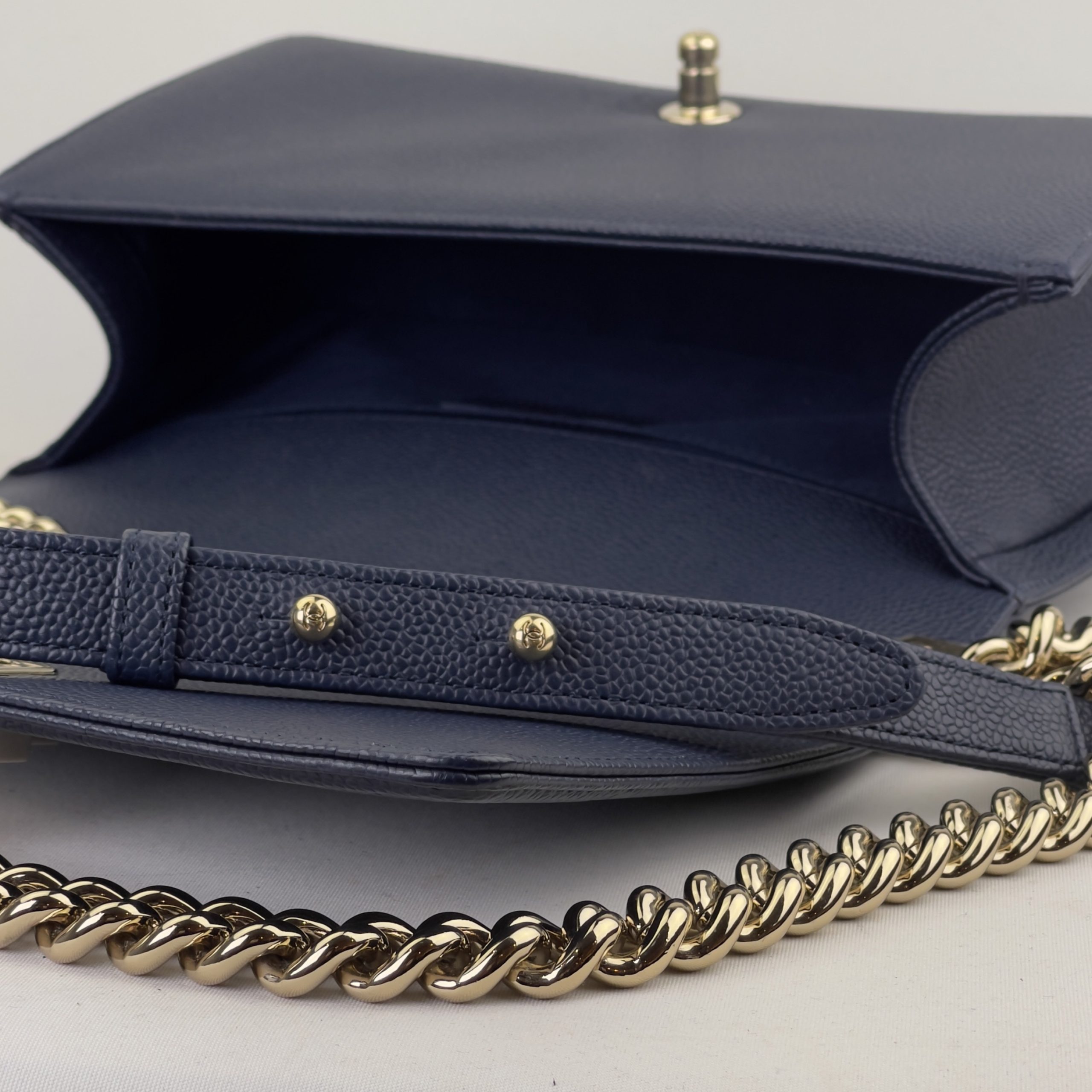 Chanel Boy 25Caviar Skin Navy - Vintage Handbag