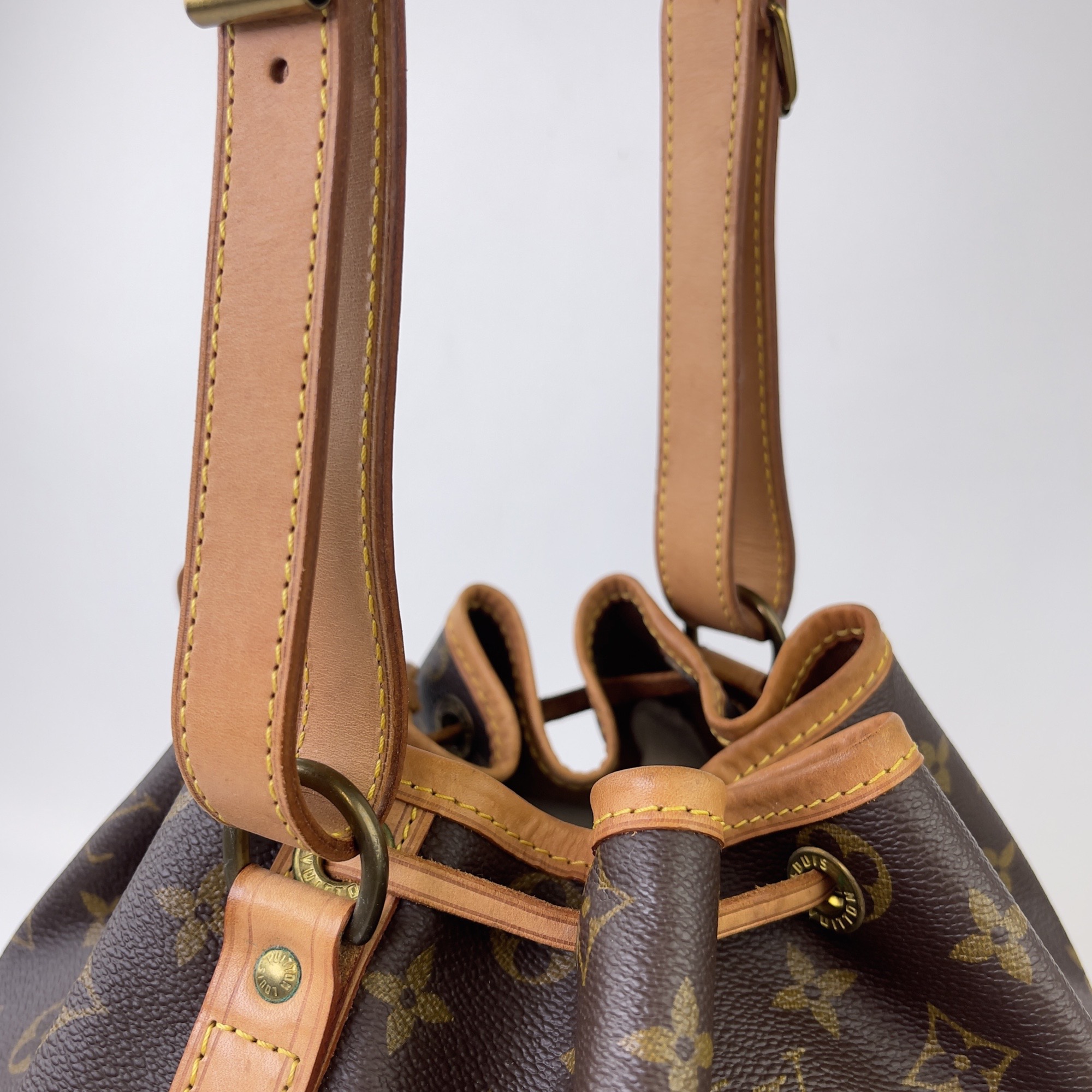 2011 Louis Vuitton Monogram Canvas Noe GM Shoulder Bag at 1stDibs  louis  vuitton bags 2011, 2011 louis vuitton handbags, louis vuitton champagne bag